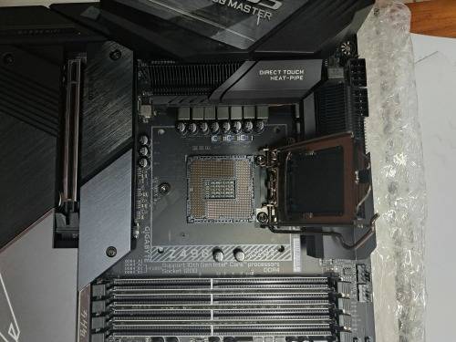 GIGABYTE Z490 AORUS MASTER LGA 1200 Intel Z490 ATX Motherboard with Triple M.2, SATA 6Gb/s, USB 3.2